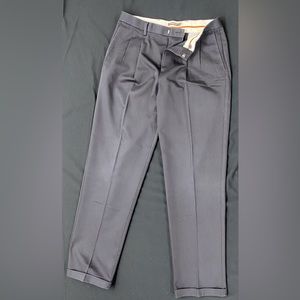 Black D4 Dockers